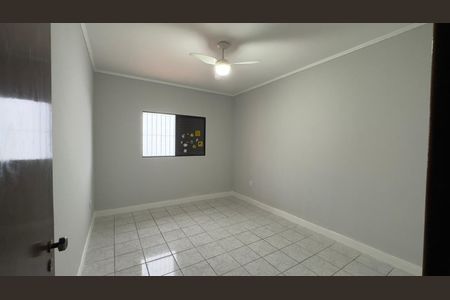 Casa à venda com 3 quartos, 150m² em Jardim Santo Elias, São Paulo