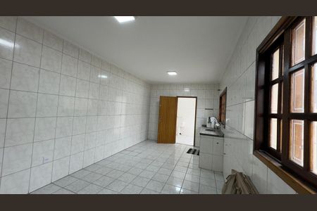 Casa à venda com 3 quartos, 150m² em Jardim Santo Elias, São Paulo
