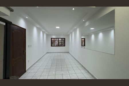 Casa à venda com 3 quartos, 150m² em Jardim Santo Elias, São Paulo