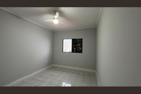 Casa à venda com 3 quartos, 150m² em Jardim Santo Elias, São Paulo