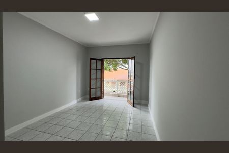 Casa à venda com 3 quartos, 150m² em Jardim Santo Elias, São Paulo