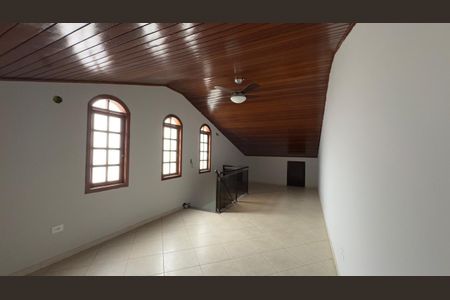 Casa à venda com 3 quartos, 150m² em Jardim Santo Elias, São Paulo