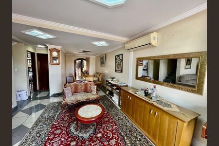 Casa à venda com 3 quartos, 210m² em Olímpico, São Caetano do Sul