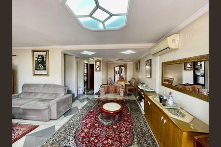 Casa à venda com 3 quartos, 210m² em Olímpico, São Caetano do Sul