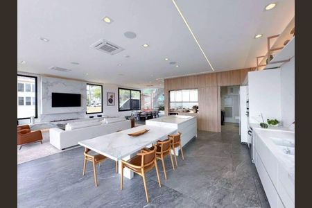 Casa à venda com 541m², 4 quartos e 6 vagas
