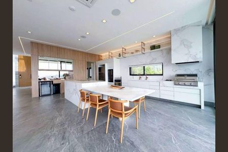 Casa à venda com 541m², 4 quartos e 6 vagas