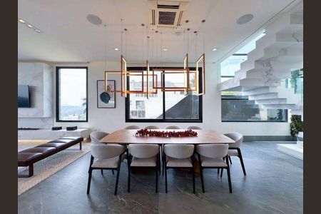 Casa à venda com 541m², 4 quartos e 6 vagas
