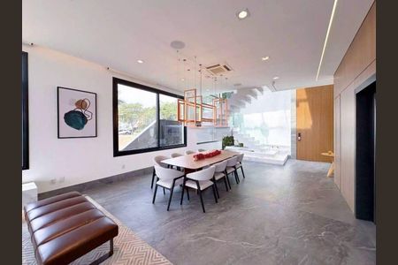 Casa à venda com 541m², 4 quartos e 6 vagas