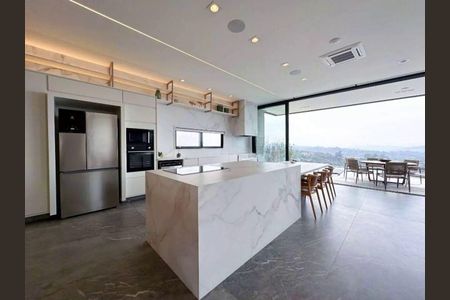 Casa à venda com 541m², 4 quartos e 6 vagas