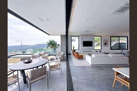 Casa à venda com 541m², 4 quartos e 6 vagas