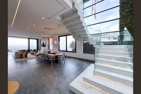 Casa à venda com 541m², 4 quartos e 6 vagas