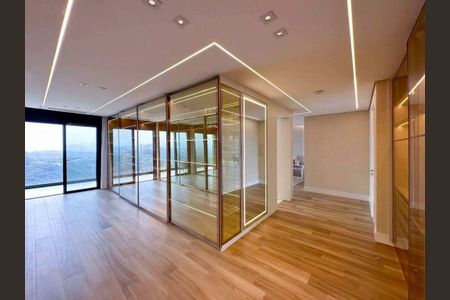 Casa à venda com 541m², 4 quartos e 6 vagas