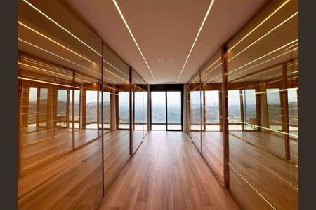 Casa à venda com 541m², 4 quartos e 6 vagas