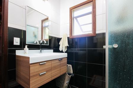 Casa de condomínio para alugar com 250m², 6 quartos e 4 vagasBanheiro Suíte 2