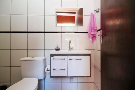 Casa de condomínio para alugar com 250m², 6 quartos e 4 vagasBanheiro Externo