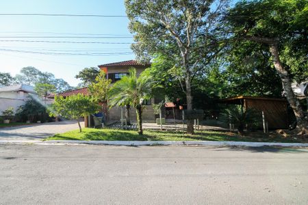 Casa de condomínio para alugar com 250m², 6 quartos e 4 vagasFachada Casa