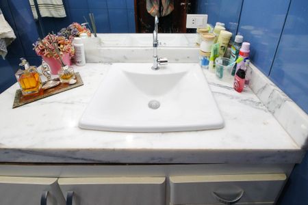 Casa de condomínio para alugar com 250m², 6 quartos e 4 vagasBanheiro Suíte 1