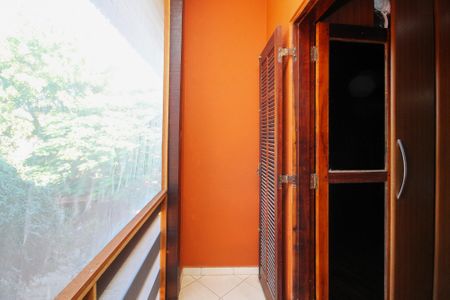 Casa de condomínio para alugar com 250m², 6 quartos e 4 vagasVaranda Suíte 1