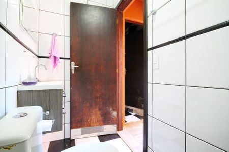 Casa de condomínio para alugar com 250m², 6 quartos e 4 vagasBanheiro Externo