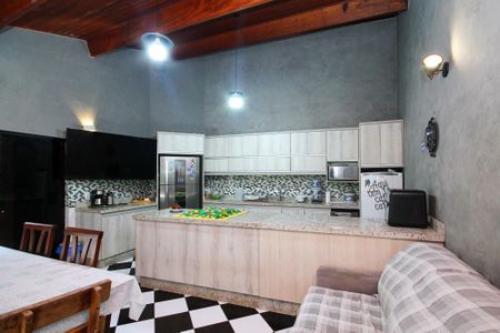 Casa de condomínio para alugar com 250m², 6 quartos e 4 vagasCozinha