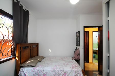 Casa de condomínio para alugar com 250m², 6 quartos e 4 vagasQuarto 2