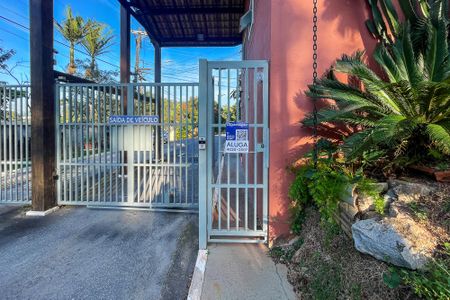 Casa de condomínio para alugar com 250m², 6 quartos e 4 vagasPlaca