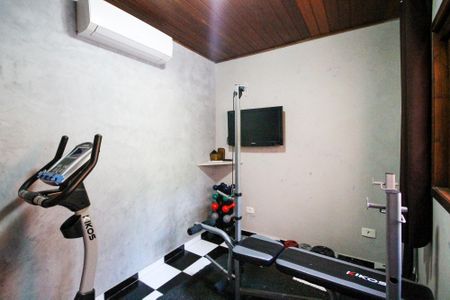 Casa de condomínio para alugar com 250m², 6 quartos e 4 vagasAcademia