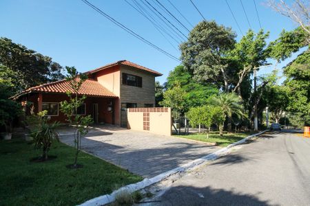 Casa de condomínio para alugar com 250m², 6 quartos e 4 vagasFachada Casa