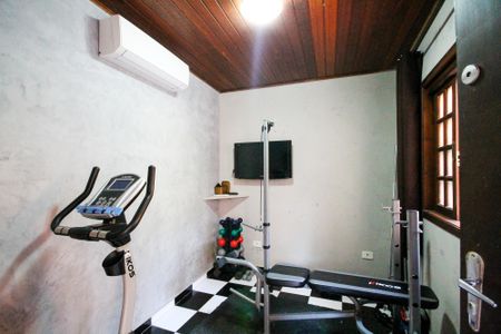 Casa de condomínio para alugar com 250m², 6 quartos e 4 vagasAcademia