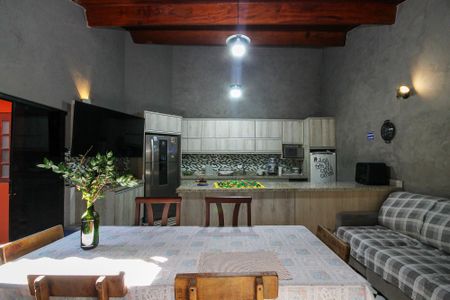 Casa de condomínio para alugar com 250m², 6 quartos e 4 vagasCozinha