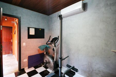 Casa de condomínio para alugar com 250m², 6 quartos e 4 vagasAcademia