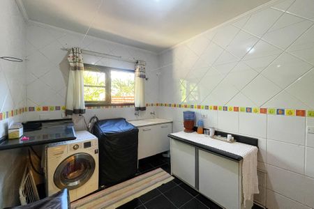 Casa de condomínio para alugar com 250m², 6 quartos e 4 vagasLavanderia