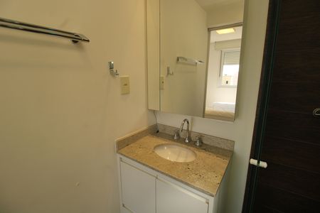 Apartamento para alugar com 71m², 2 quartos e 2 vagasBanheiro da Suíte
