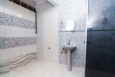 Casa para alugar com 60m², 2 quartos e 2 vagas Casa para alugar com 60m², 2 quartos e 2 vagasBanheiro Social