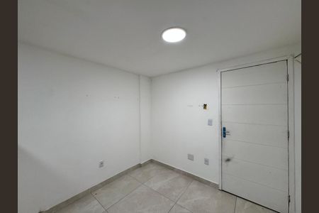 Sala de apartamento para alugar com 1 quarto, 25m² em Recreio dos Bandeirantes, Rio de Janeiro