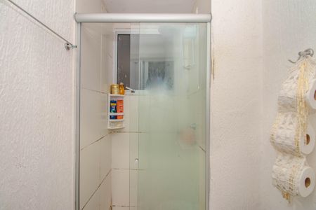 Banheiro de apartamento para alugar com 2 quartos, 42m² em Jardim Dona Leopoldina, Porto Alegre