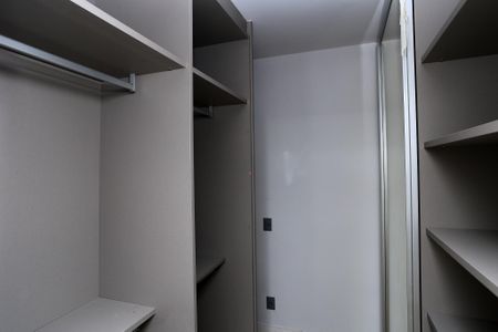 Apartamento para alugar com 109m², 3 quartos e 2 vagas Apartamento para alugar com 109m², 3 quartos e 2 vagasCloset da suíte