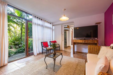 Casa para alugar com 430m², 6 quartos e 2 vagasCasa 2 - Sala
