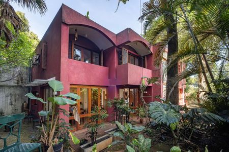 Casa para alugar com 430m², 6 quartos e 2 vagasCasa 1 - Fachada