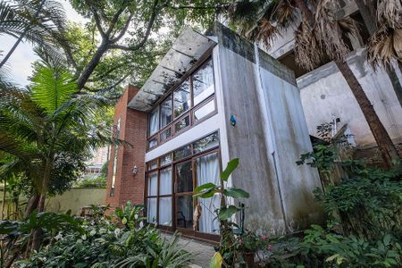 Casa para alugar com 430m², 6 quartos e 2 vagasCasa 2 - Fachada