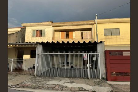 Casa à venda com 120m², 3 quartos e 2 vagasFachada