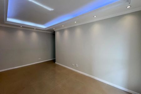 Sala de apartamento para alugar com 3 quartos, 67m² em Jardim Santa Emilia, São Paulo