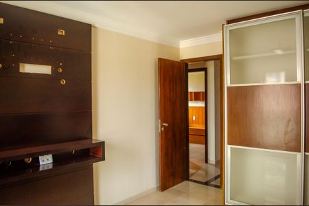 Apartamento para alugar com 164m², 4 quartos e 3 vagas