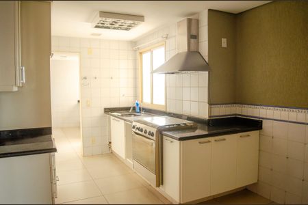 Apartamento para alugar com 4 quartos, 164m² em Setor Oeste, Goiânia