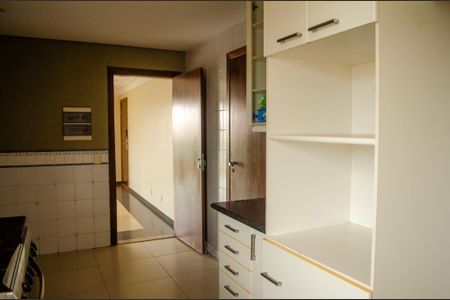 Apartamento para alugar com 164m², 4 quartos e 3 vagas