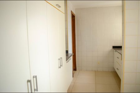 Apartamento para alugar com 164m², 4 quartos e 3 vagas
