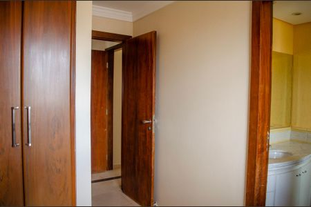 Apartamento para alugar com 164m², 4 quartos e 3 vagas