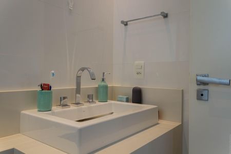Apartamento à venda com 580m², 4 quartos e 6 vagas Apartamento à venda com 580m², 4 quartos e 6 vagasSuíte 2