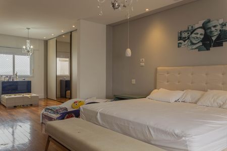 Apartamento à venda com 580m², 4 quartos e 6 vagas Apartamento à venda com 580m², 4 quartos e 6 vagasSuíte 1