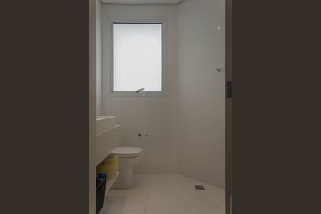 Apartamento à venda com 580m², 4 quartos e 6 vagas Apartamento à venda com 580m², 4 quartos e 6 vagasBanheiro de Serviço